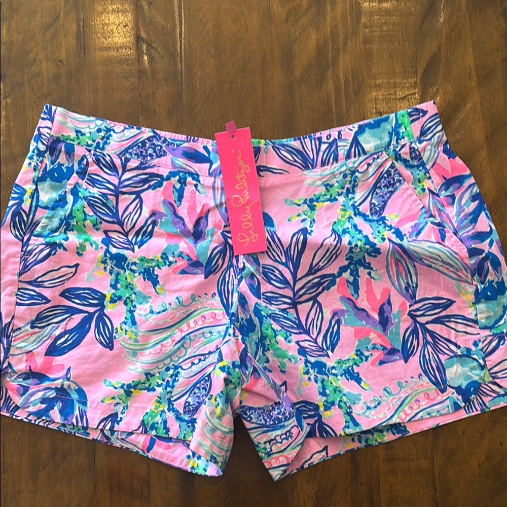 Lilly Pulitzer Ocean View shorts size medium nwt